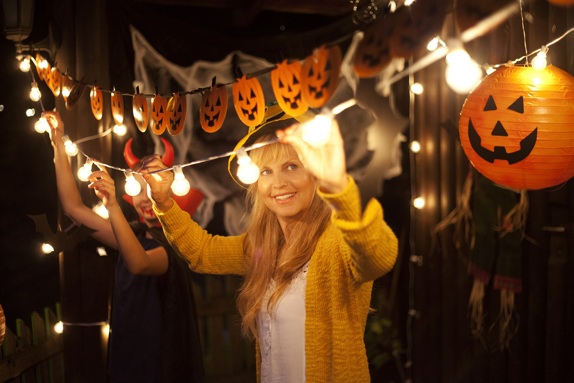 Don't Open Dead Inside Horror Halloween Doormat Home Decor - Jolly Family  Gifts