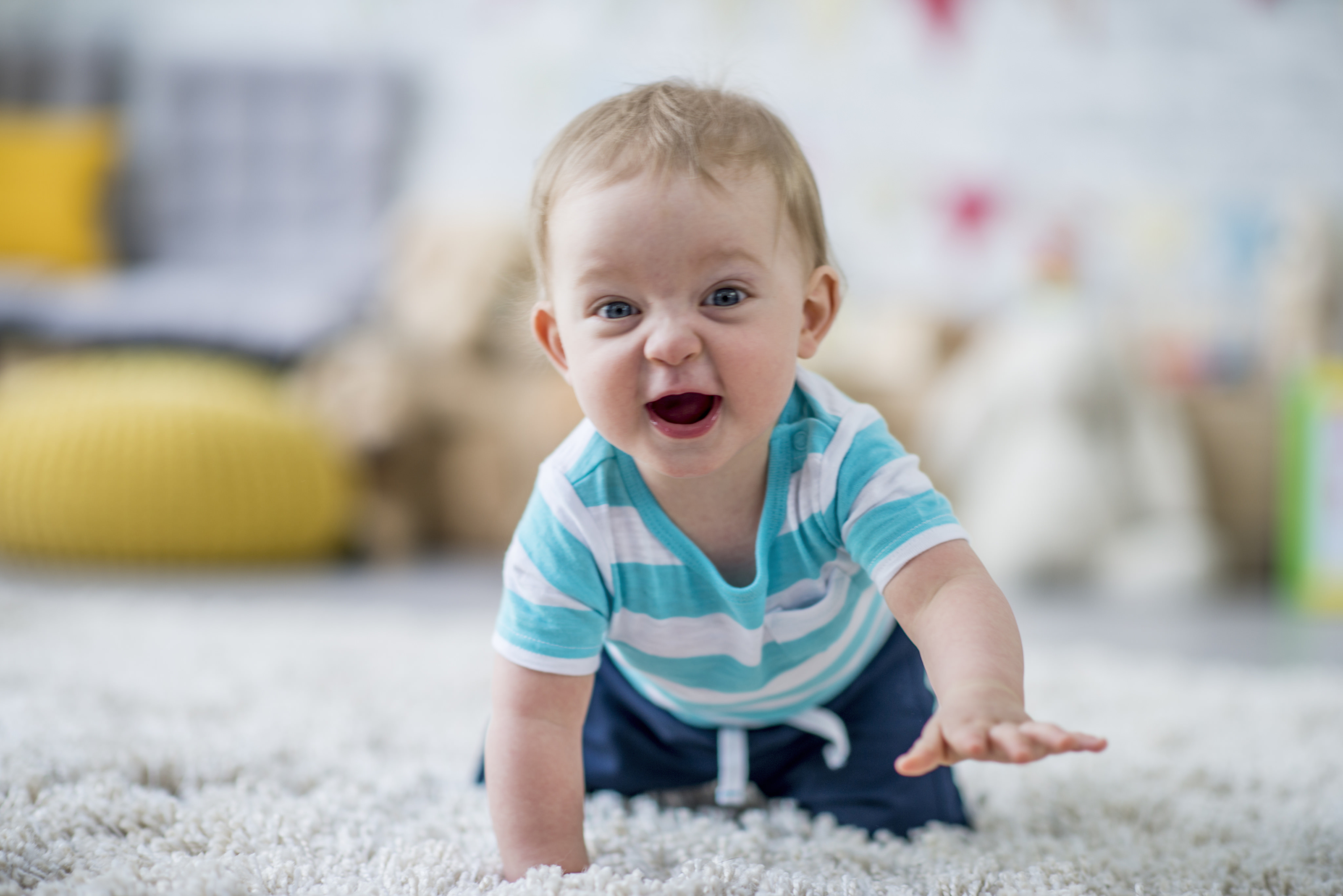 Baby learns. Лепет ребенка. Малыш. Ребенок 1 год. Младенец лепечет.